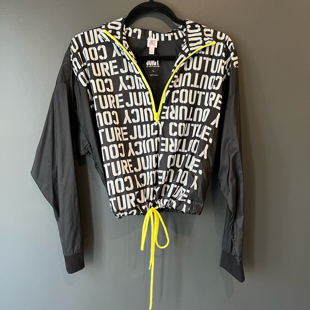 Pullover wind breaker. Light weight top.